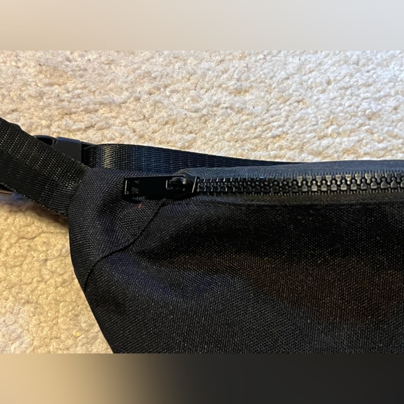 Ardene Black Fanny Pack With Clip “Started from a bottle, now I’m here” - Picture 7 of 7